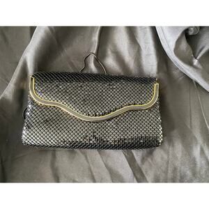 Black clutch